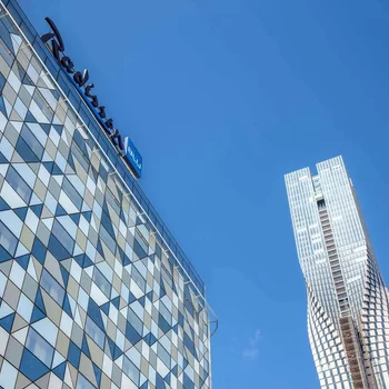 麗笙藍標河畔酒店