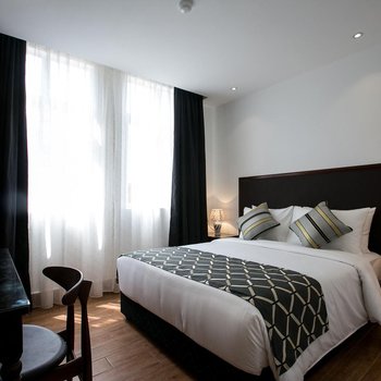 Belllo Hotel JB Central