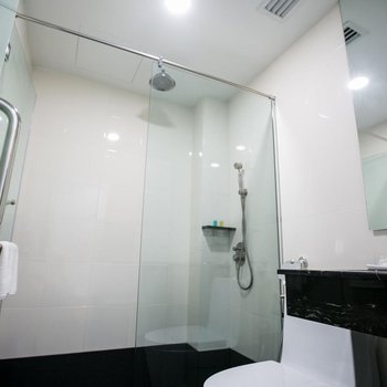 Belllo Hotel JB Central