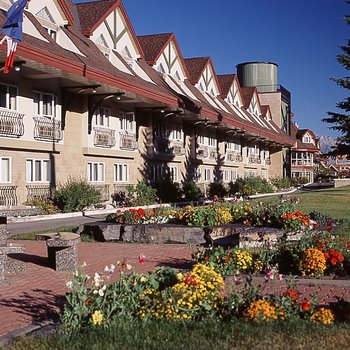 Canmore Inn & Suites