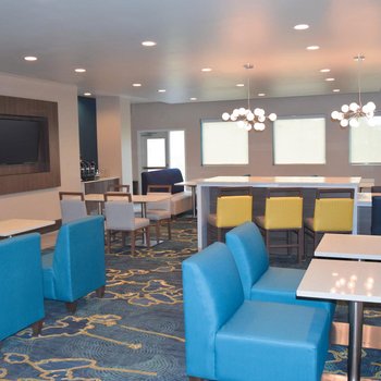 La Quinta Inn & Suites by Wyndham Buffalo Amherst