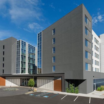 AC Hotel San Francisco Airport/Oyster Point Waterfront