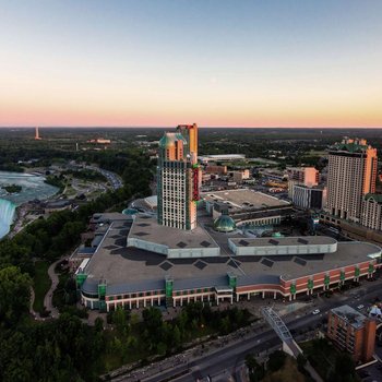 Hilton Niagara Falls/ Fallsview Hotel and Suites