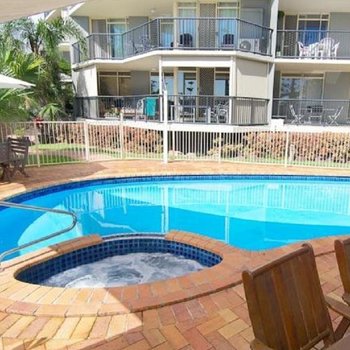 Bayview Beach Holiday Apartments