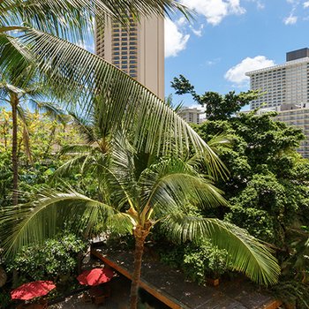 Bamboo Waikiki Apartment