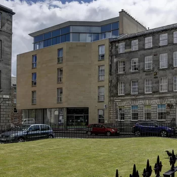 十丘廣場酒店,世尊系列