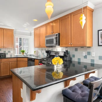 Seattle Vacation Home: The Great Wall