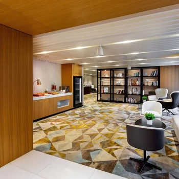 米爾迪夫千禧廣場