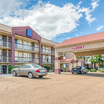 OYO Hotel Jackson North I-55