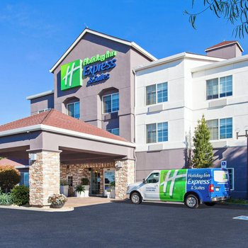 Holiday Inn Express & Suites Oakland-Airport