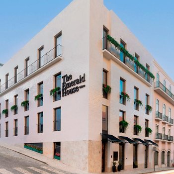 The Emerald House Lisbon, Curio Collection by Hilton