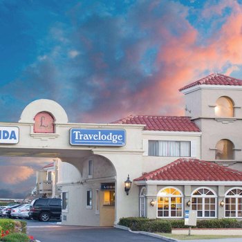 Travelodge by Wyndham Costa Mesa Newport Beach Hacienda