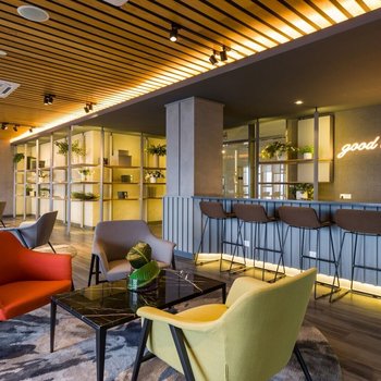 Ceylonz Suite Kuala Lumpur, Roam