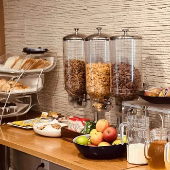 The Waverley International Hotel