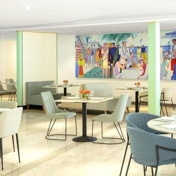 Queen Elizabeth 2 Hotel