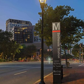 貝塞斯達市中心希爾頓花園酒店