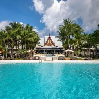 奈泰海灘度假村