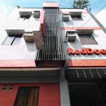 RedDoorz @ A&F C5 Pinagsama Taguig