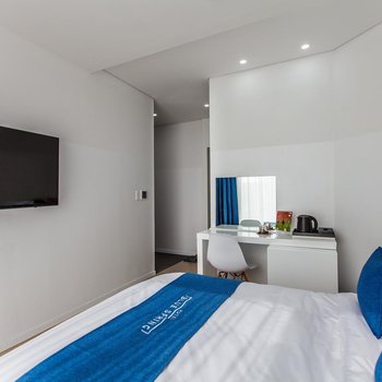 Bluespring Boutique Hotel