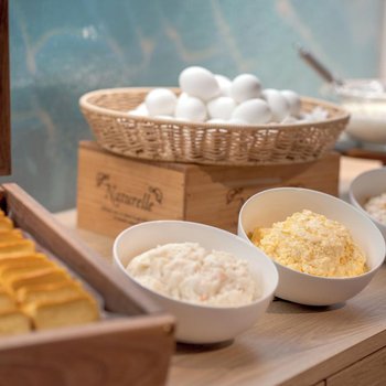 the b osaka-shinsekai