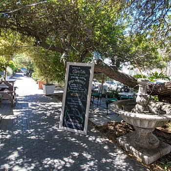 Upperbloem Guesthouse and Apartments