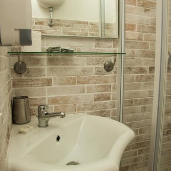 梵蒂岡利昂4號旅館