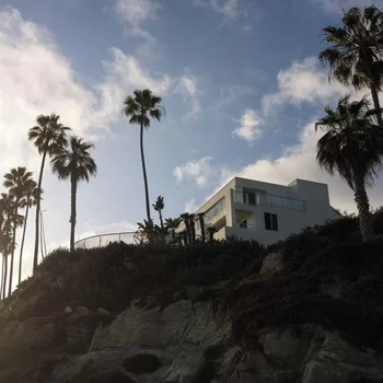 Casa Loma Beach Hotel