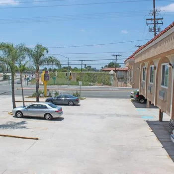 橙市塔斯廷酒店