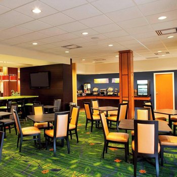 Fairfield Inn & Suites Toronto Mississauga