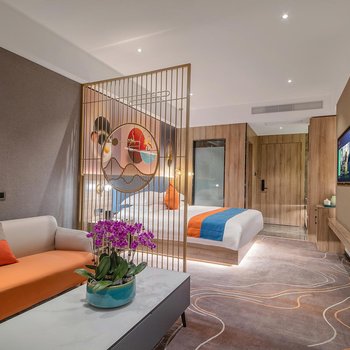 Hefeng Hotel (Shenzhen Zhongying Street Haishan Subway Station)