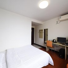 长沙步云旅馆(丝茅冲地铁站店)