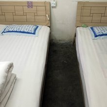 西安佳华旅馆(回民街广济街地铁站店)