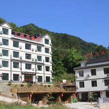 罗田三鼎酒店
