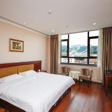 宽甸桥头假日酒店