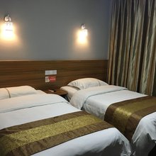 鑫南湖宾馆(南郊机场川文艺店)