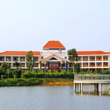 化州燕岭绿湖湾酒店