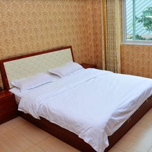 成都瑞云商务客栈(龙桥家居博览城店)