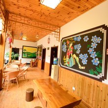 瑞丽启诺客栈(财富广场店)