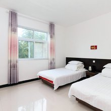 万仙山闲逸客居