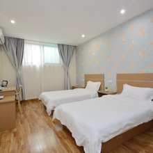南京万程快捷酒店(长江大桥北地铁站)