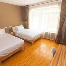 简舍民宿(五四广场第三海水浴场店)