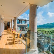 腾冲想住听云墅观湖全景客栈
