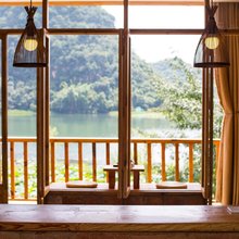 千山外Halfsea Villa湖景度假民宿