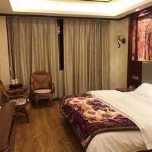 理塘星月商务酒店