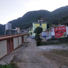 轿子雪山意红火农庄