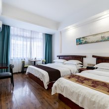 张家界梦里故乡客栈(武陵源标志门国家森林公园店)