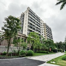 丽湾公寓酒店(阳江江城百利广场店)
