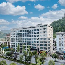 君宜大酒店(凯里学院高铁南站店)