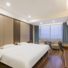 爱客思酒店(鞍山火车站市中心店)
