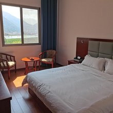 石棉佳逸客栈